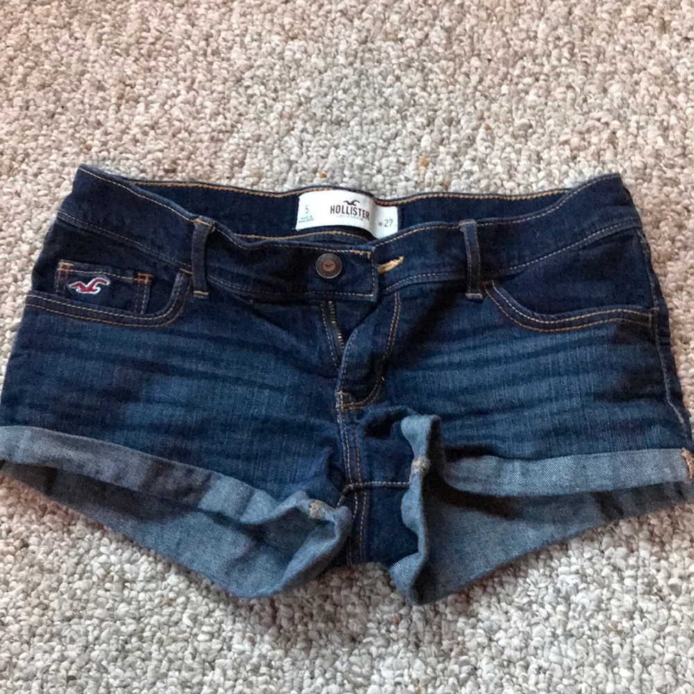 Hollister Jean shorts Size 5  Waist 27”